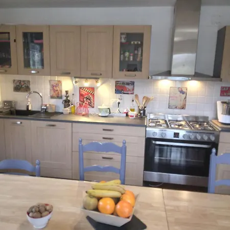 Room In Bb - Breakfast Included At Ten Minutes From The Raviege Lake Angles (Midi-Pyrenees)