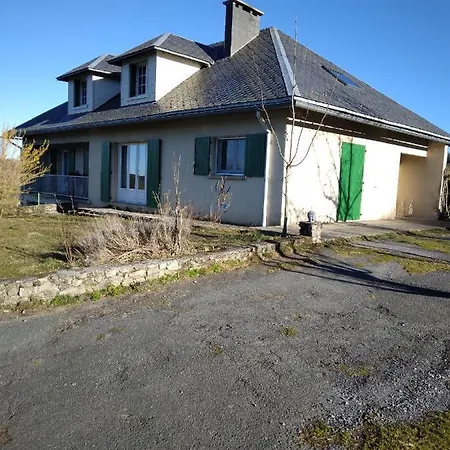 Room In Bb - Breakfast Included At Ten Minutes From The Raviege Lake Angles (Midi-Pyrenees)