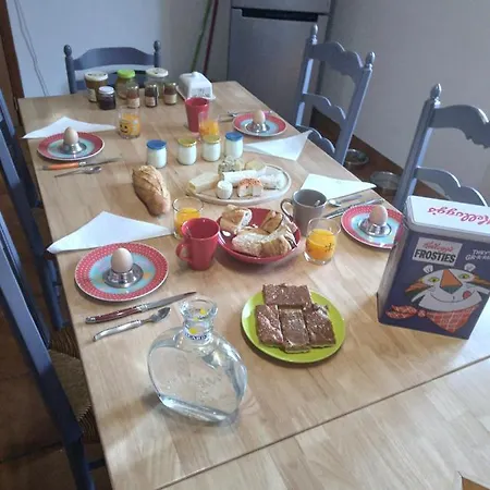 Room In Bb - Breakfast Included At Ten Minutes From The Raviege Lake *