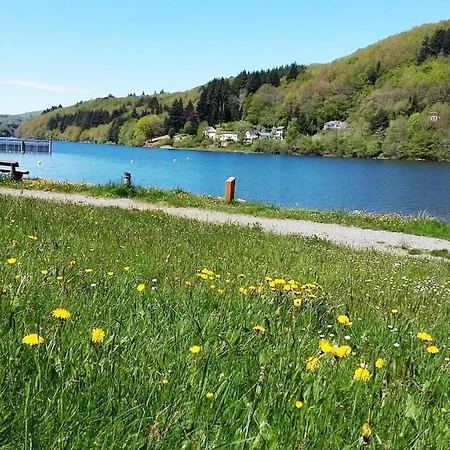 Room In Bb - Breakfast Included At Ten Minutes From The Raviege Lake Angles (Midi-Pyrenees)