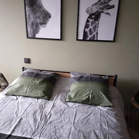 Room In Bb - Breakfast Included At Ten Minutes From The Raviege Lake 게스트하우스 Angles (Midi-Pyrenees)